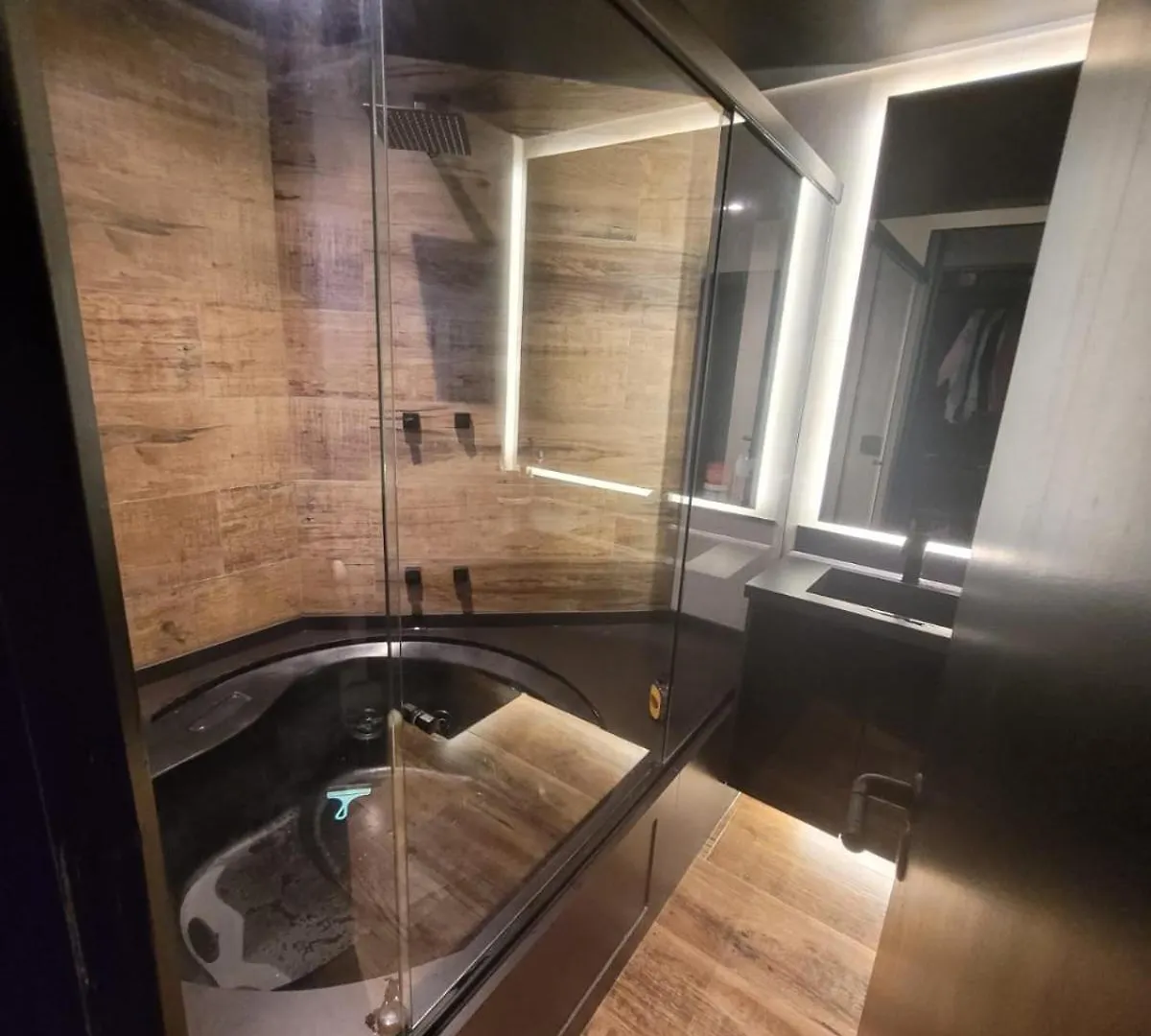 شقة Morumbi, Apartamento Pub, Spa Com Hidromassagem, Piscina Aquecida Privativa, Lareira, Tudo Que Voce Precisa Para Descansar, Trabalhar Ou Realizar Aquela Comemoracao! Com Total Conforto E Privacidade! O Apt Nota 10 De Sp! ساو باولو البرازيل