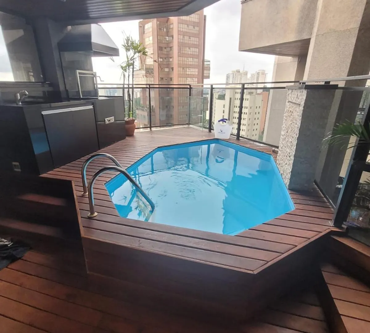 Morumbi, Apartamento Pub, Spa Com Hidromassagem, Piscina Aquecida Privativa, Lareira, Tudo Que Voce Precisa Para Descansar, Trabalhar Ou Realizar Aquela Comemoracao! Com Total Conforto E Privacidade! O Apt Nota 10 De Sp! Sao Paulo