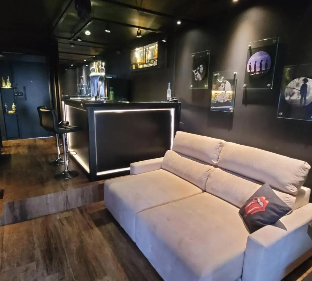 Morumbi, Apartamento Pub, Spa Com Hidromassagem, Piscina Aquecida Privativa, Lareira, Tudo Que Voce Precisa Para Descansar, Trabalhar Ou Realizar Aquela Comemoracao! Com Total Conforto E Privacidade! O Apt Nota 10 De Sp! Sao Paulo