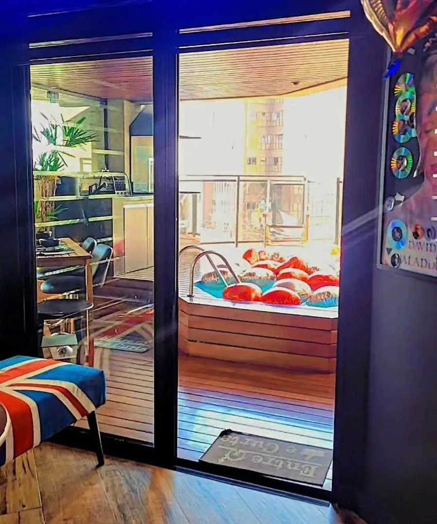 Morumbi, Apartamento Pub, Spa Com Hidromassagem, Piscina Aquecida Privativa, Lareira, Tudo Que Voce Precisa Para Descansar, Trabalhar Ou Realizar Aquela Comemoracao! Com Total Conforto E Privacidade! O Apt Nota 10 De Sp! Sao Paulo Brazil