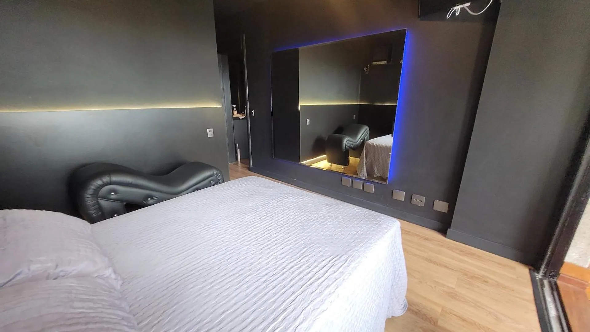 Morumbi, Apartamento Pub, Spa Com Hidromassagem, Piscina Aquecida Privativa, Lareira, Tudo Que Voce Precisa Para Descansar, Trabalhar Ou Realizar Aquela Comemoracao! Com Total Conforto E Privacidade! O Apt Nota 10 De Sp! São Paulo 0*,  Brasil